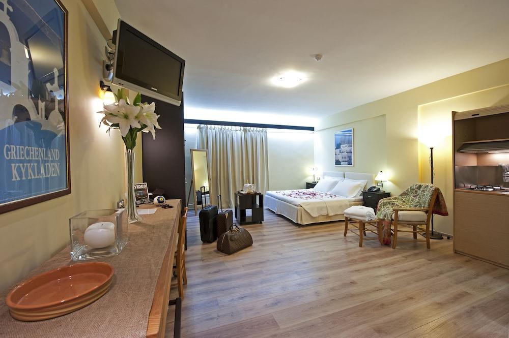 Efplias Hotel Apartments Pireus Exteriör bild