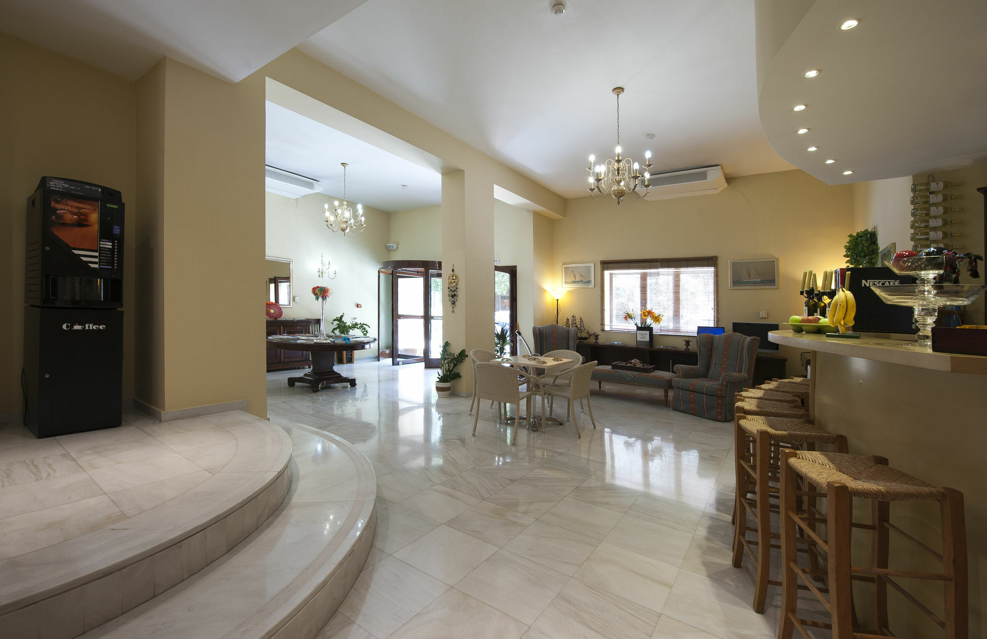 Efplias Hotel Apartments Pireus Exteriör bild